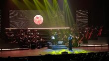 Barsena Besthandi Tampil di SYMPHONESIA ERWIN GUTAWA VIRAL 100% MUSIK INDONESIA. Foto by. Fatiya Nabilah/EventFestID
